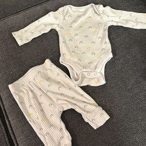 NWOT two piece set - newborn rainbows